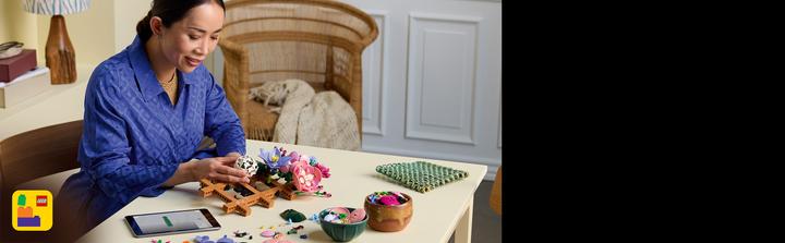 Actual product image LEGO Blumen an der Wand (LEGO Botanicals)
