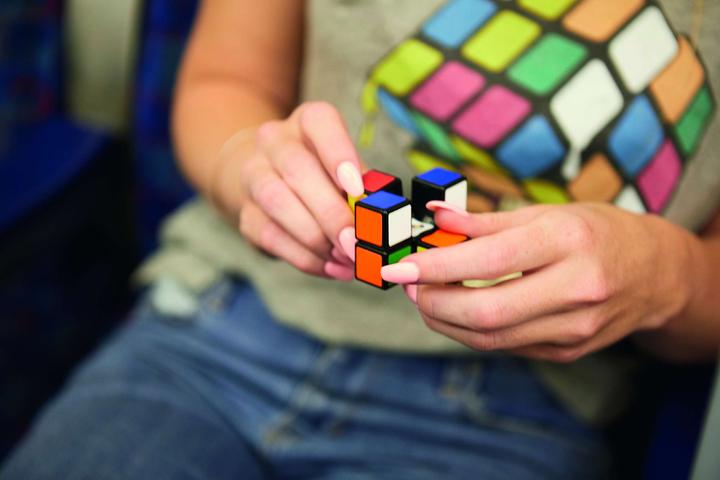 Produktbild Thinkfun Rubik's Edge (3 x 3)