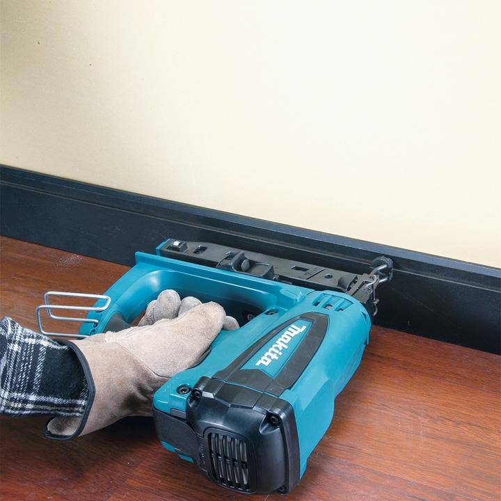 Image du produit Makita Cloueur à tête enfonçable à gaz sans fil