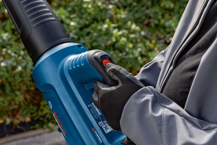 Actual product image Bosch Hausgeräte Akku Sauggebläse GBL 18V-800 06008D2200 (Rechargeable battery operated, Leaf vacuums)