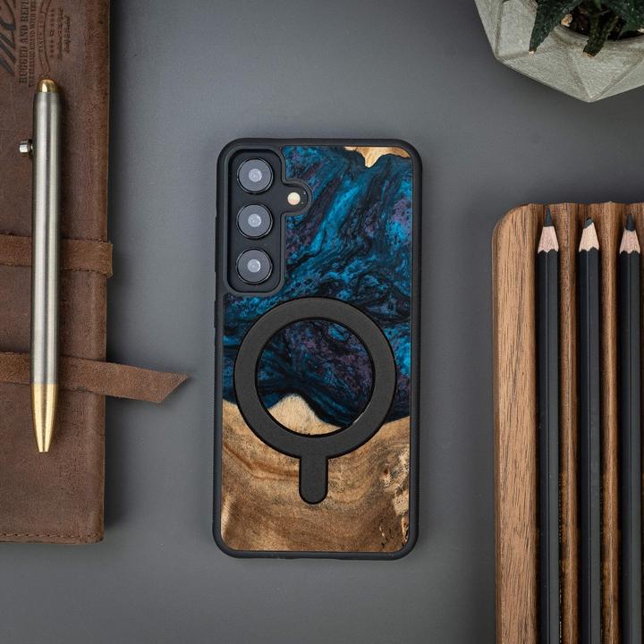 Actual product image Bewood Unique MagSafe Neptun wood and resin case for Samsung Galaxy A55 5G - navy blue and black (Samsung Galaxy A55)