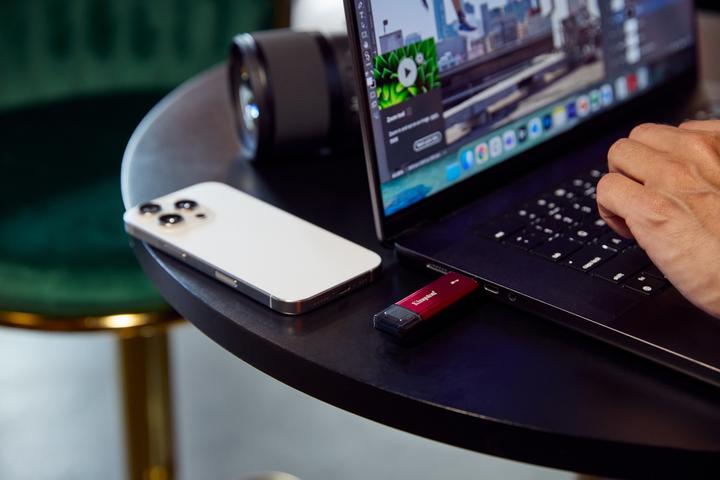 Image du produit Kingston 2TB Dual USB-A/C Portable SSD Up to 1050MB/s USB 3.2 Gen 2 (2 To)