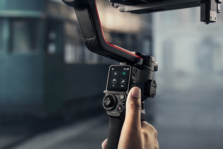 Productafbeelding DJI RS 3 Pro Combo (Reflexcamera met één lens, Camera met verwisselbare lens, 4.50 kg)