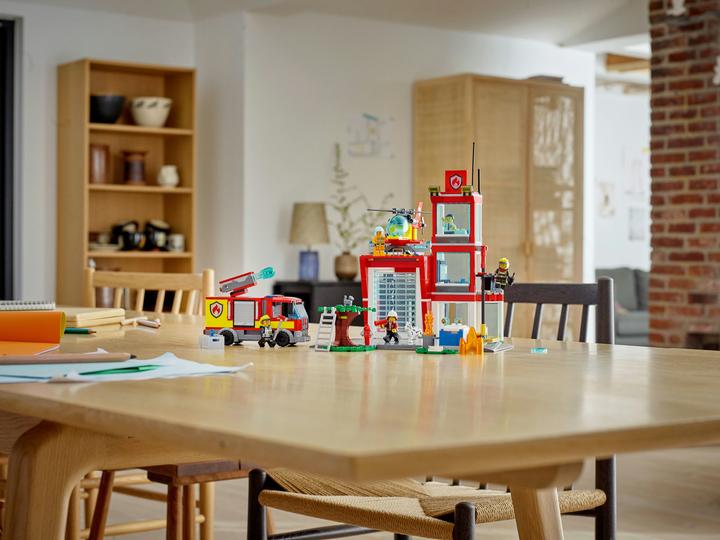 Produktbild LEGO Feuerwache (60320, LEGO City)
