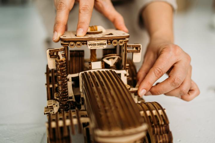 Actual product image Wood Trick Tractor kit