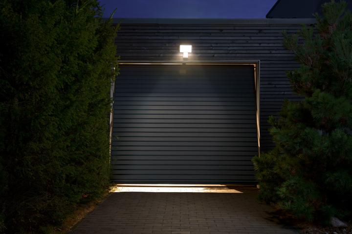 Immagine prodotto Osram ENDURA® PRO FLOOD SENSOR 15W 4000K IP55 Bianco (1500 lm, IP55)