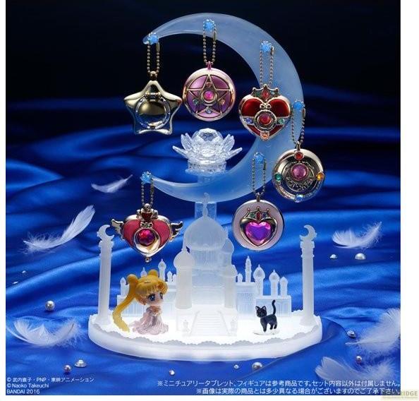 Actual product image Bandai Sailor Moon - Moon Castle Accessory Stand Set