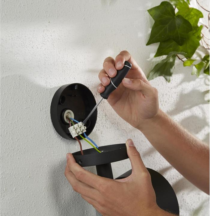 Actual product image Philips Hue Attract Base (600 lm)