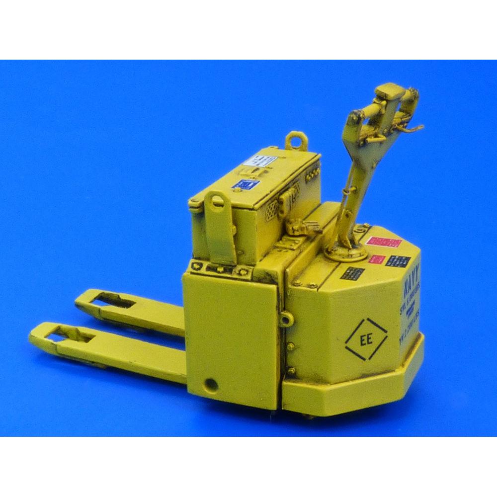 Plus Model Palet Truck Blue Giant
