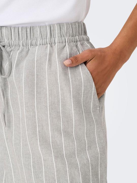 Produktbild JdY Locker geschnitten Mittlere Taille Shorts Shorts (XL)