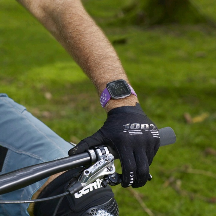 Produktbild Hama Silikon-Sportarmband für Fitbit Versa2/Versa/Versa Lite, lila/grau, univ. (Silikon, Rostfreier Stahl, Versa Lite, Versa)