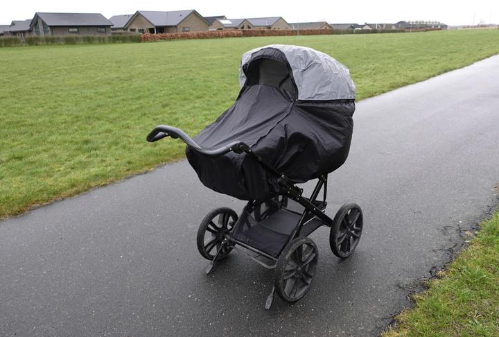 Actual product image Baby Dan BabyDan - Super Safe Rain Cover - Black - 100 cm