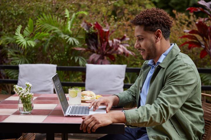 Actual product image HP EliteBook X Flip G1i (14.14", 1000 GB, 32 GB, DE, Intel Core Ultra 7 258V)