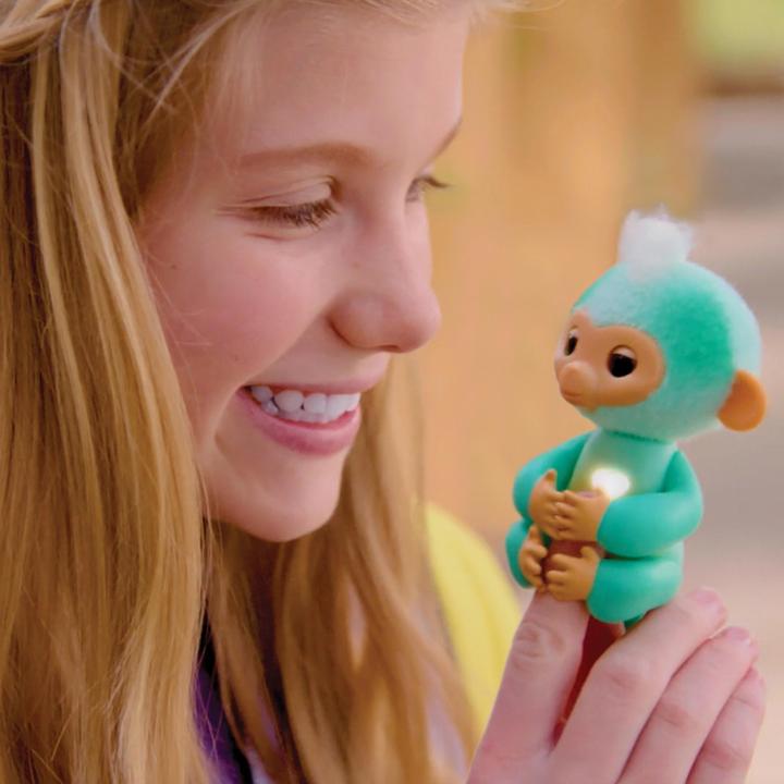 Actual product image WowWee Fingerlings Monkey Teal - Ava