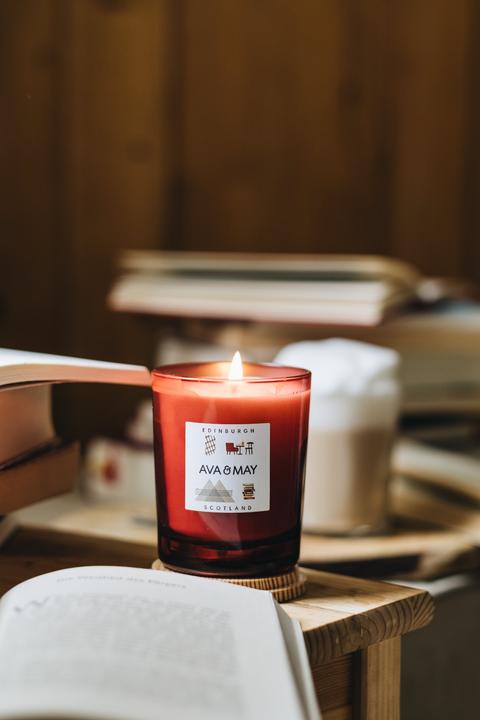 Produktbild Ava & May Duftkerze Edinburgh 180 g