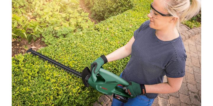 Actual product image Bosch Home & Garden EasyHedgeCut 18-45 Set (Rechargeable battery operated)