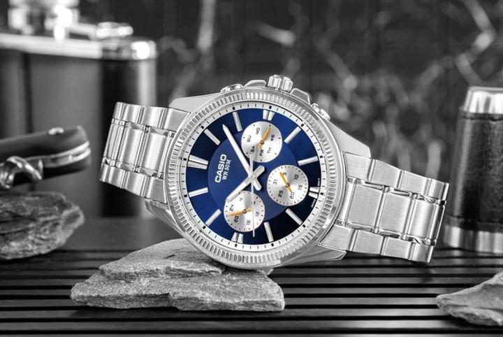 Immagine prodotto Casio Klassisches Herrenarmbanduhr mit blauer Zifferblatt und silbernem Band (Orologio da polso analogico, 43 mm)