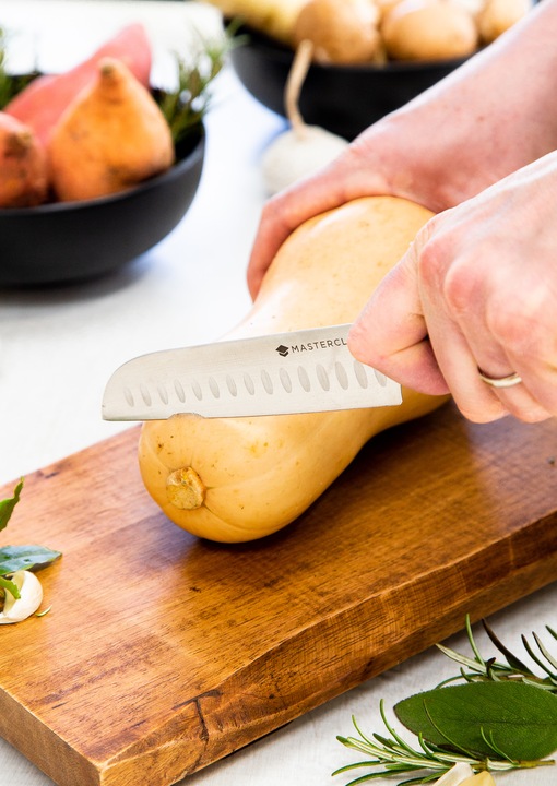 Actual product image Master Class Edgekeeper Stainless Steel Self-Sharpening 12cm Santoku Knife, Carded (12 cm)