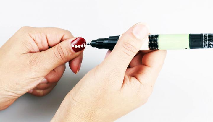 Produktbild Creative Nails Lackstift 2er (Nagellacktrockner, Weiss, Schwarz)