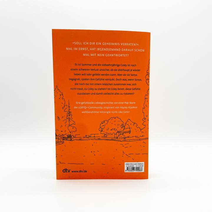 Actual product image Girls like girls – Sag mir nicht, wie ich mich fühle (German, Hayley Kiyoko, Yola Schmitz, 2023)
