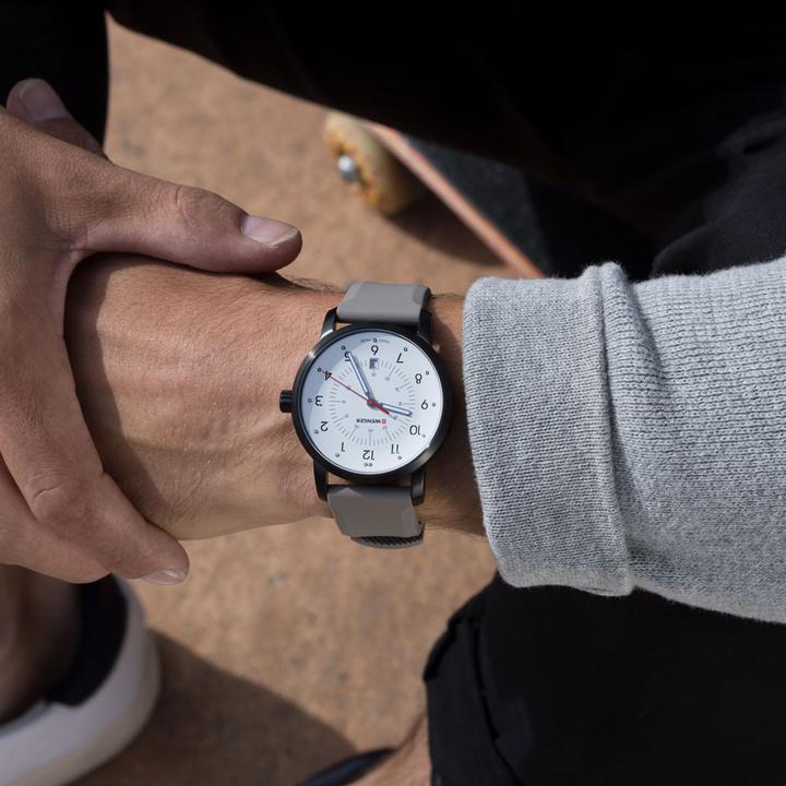 Actual product image Wenger Avenue (Analogue wristwatch, 42 mm)