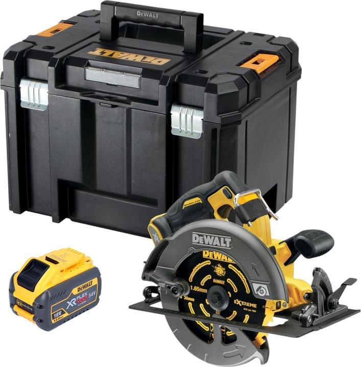 5000 mAh Li-Ion battery, 1x Milwaukee M12 C12 C charger, 1x Milwaukee M12 BIW12-0 cordless impact wrench, 2x Milwaukee M12 HB5 High Output 12 V 5.0 Ah