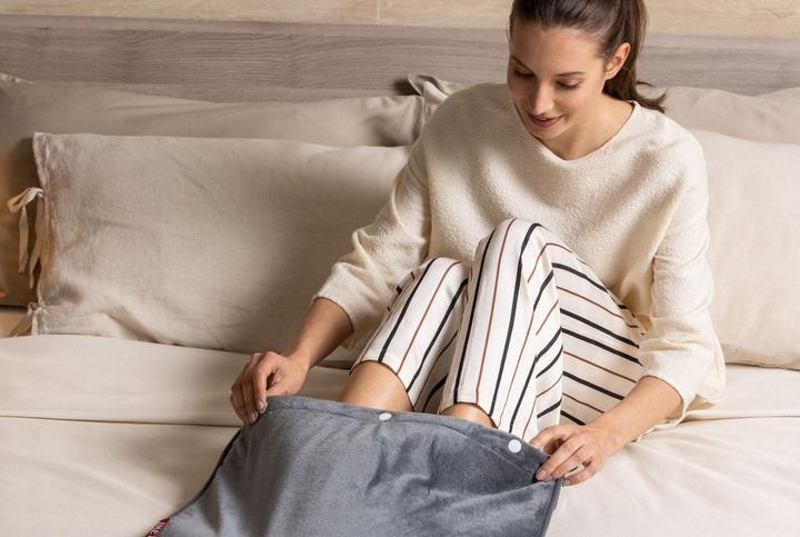 Productafbeelding Imetec IntellisenseFeet Voetenwarmer, Intellisense technologie, Zachte stof, 5 temperaturen, Zelfverend