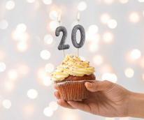 Productafbeelding GoDan Piker Kerze 2 schwarzer Glitzer 11x3,5 cm (1 Pcs.)