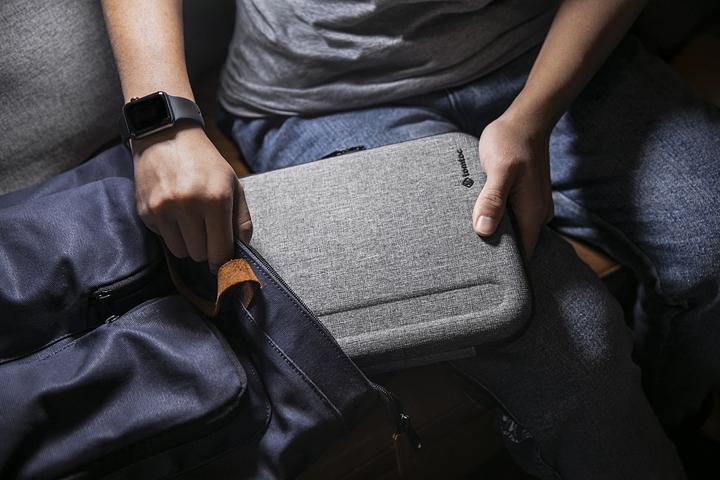 Actual product image tomtoc Smart A06 (9.7-11") Tablet Case (Microsoft Surface Go, iPad Air, iPad Pro 10.5 2017 (1. Gen), iPad Pro 11 2018 (1. Gen), iPad Air 2022 (5th Gen), iPad Air 2020 (4. Gen), iPad Pro 11 2020 (2. Gen))