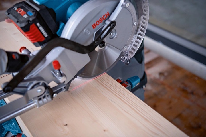 Image du produit Bosch Professional Scie à onglet sans fil BOSC