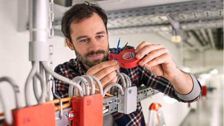 Produktbild tesa Elektro Isolierband, hitzebeständiges Klebeband zum Isolieren, Reparieren & Bündeln (15 mm)