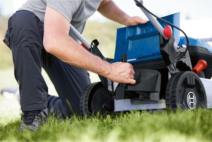 Actual product image Bosch Professional Cordless lawn mower (Rechargeable battery operated)