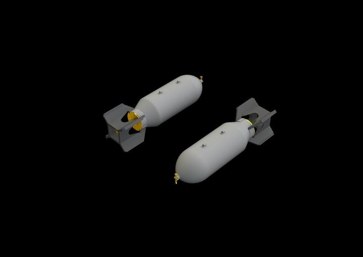 Actual product image Eduard US 1000lb bombs