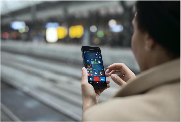 Produktbild Microsoft Lumia 650 (16 GB, Black, 5", Single SIM, 8 Mpx, 4G)