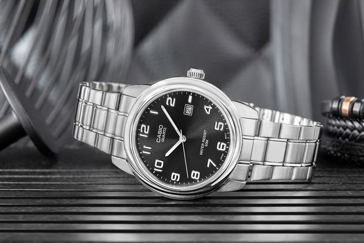 Actual product image Casio Collection - MTP-1221A-1AVEG (Analogue wristwatch, 39 mm)