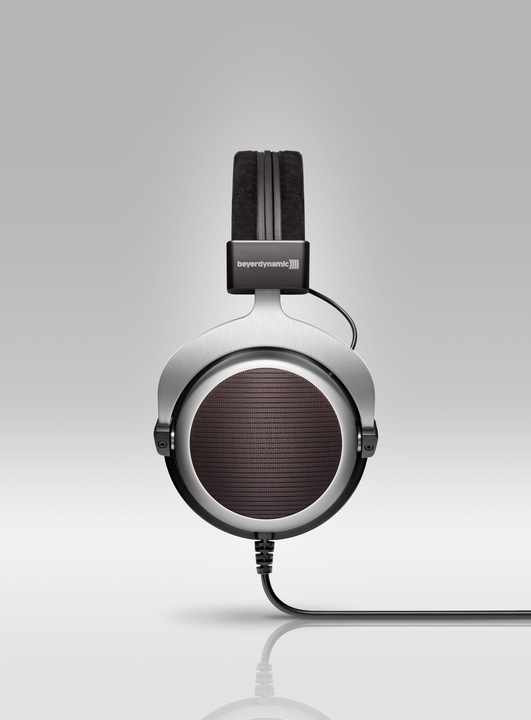 Actual product image Beyerdynamic T 90 (Cable)