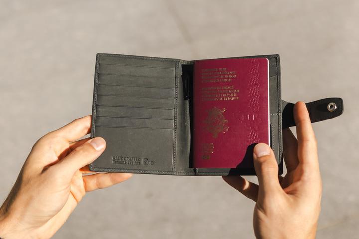 Actual product image Garzini AirTag Passport Holder