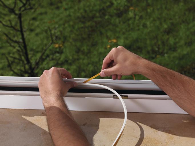 Image du produit tesa tesamoll CLASSIC Profilé P Joint de fenêtre, joint en caoutchouc pour l'isolation
