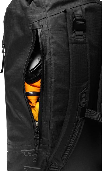 Image du produit DB Sports Essential Rolltop Backpack -reppu, 32L, Black Out (32 l)