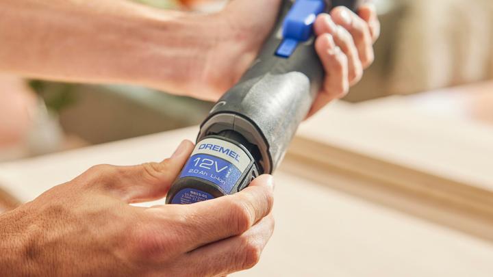 Produktbild Dremel Akku Multi-Tool MM12V-S1 Oszillationssäge 12V Säge (Multifunktionswerkzeug)