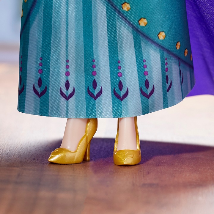 Actual product image Disney Frozen The Ice Queen 2 Queen Anna