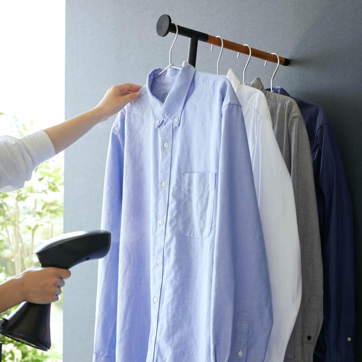 Actual product image Yamazaki Lehnender Kleiderständer zum Dampfbügeln TOWER