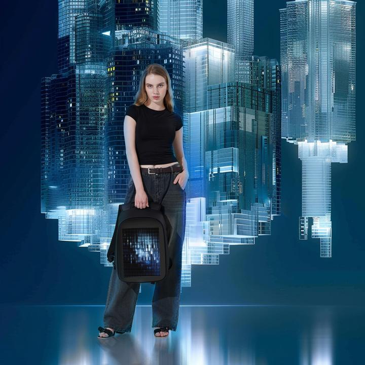 Produktbild Carbon Tech Cyber AI Rucksack mit integriertem LED-Display