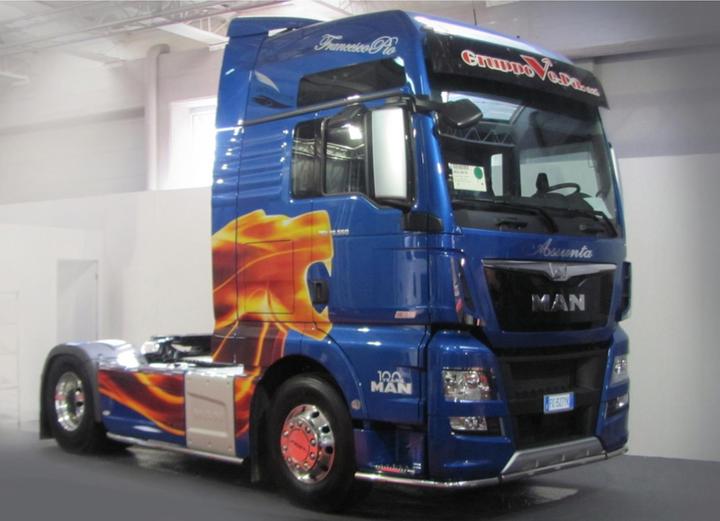 Produktbild Italeri MAN TGX XXL D38