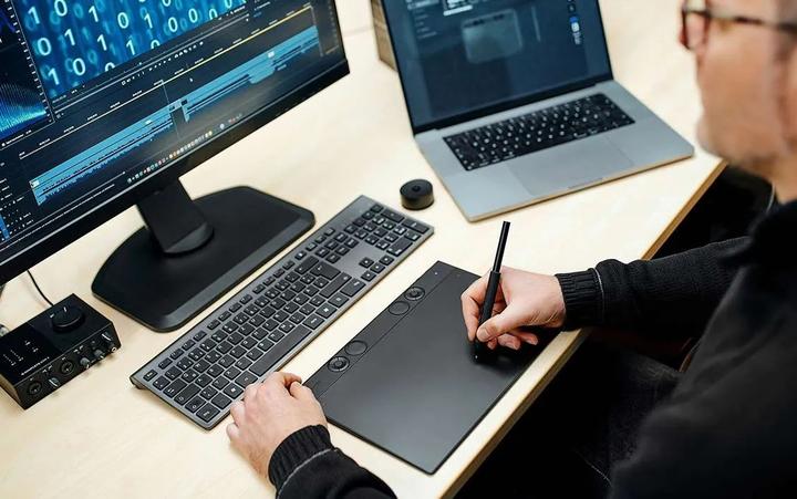 Produktbild Wacom Intuos Pro L (105.49", 5080 lpi)