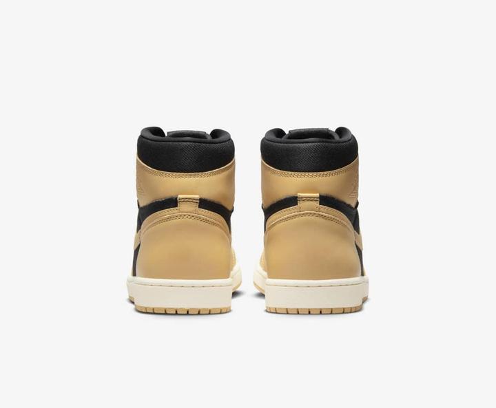 Immagine prodotto Jordan 1 Retro High OG Heirloom (41)