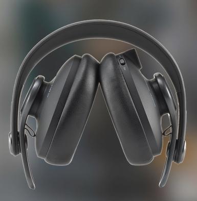 Actual product image AKG Closed type that covers the entire ear. Wireless headphones K371 BT (No noise cancellation, 40 h, Wireless)