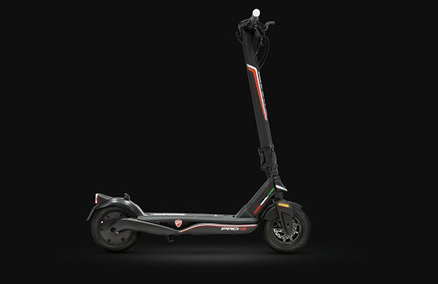 Immagine prodotto Ducati E-Scooter Pro-III (25 km/h, 50 km, 350 W)