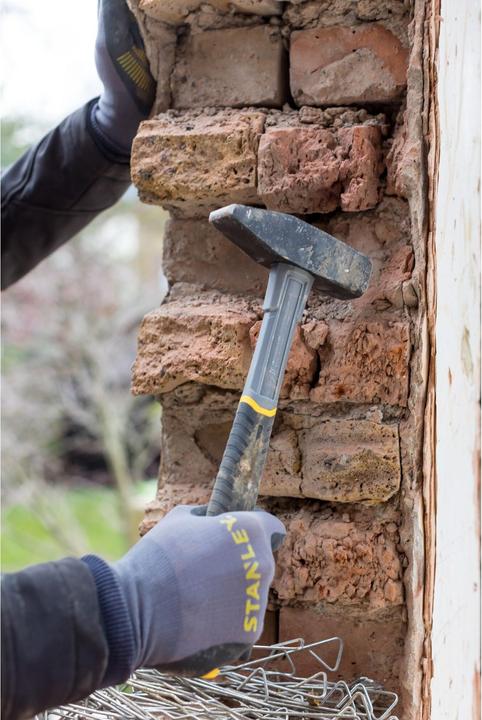 Actual product image Black & Decker fitter's hammer (1100 g)