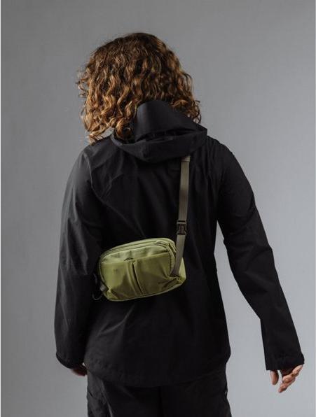 Actual product image Moment Take Sling 1.5L Moss (1.50 l)